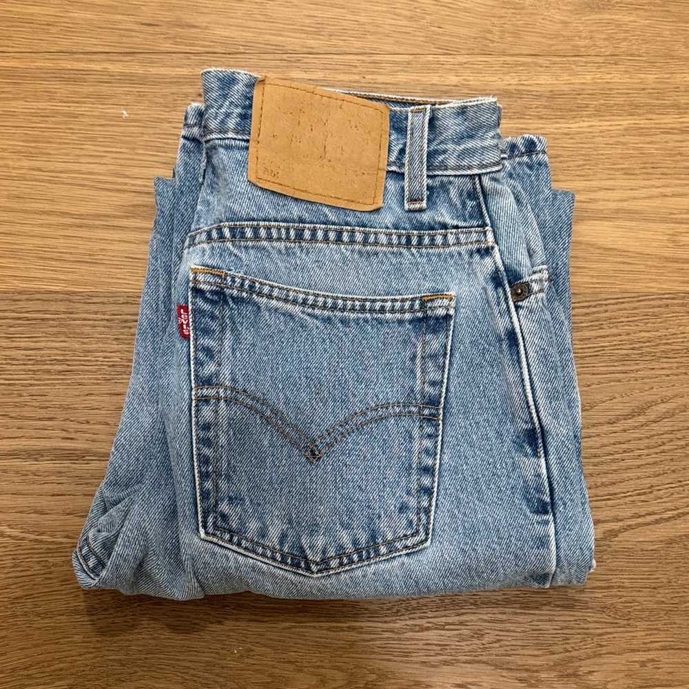 Levi’s 550 Relaxed Fit Tapered Leg